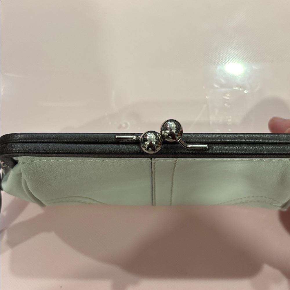 COACH WHITE LEATHER WRISTLET WITH DARK BROWN LEATHER TRIM - Picture 3 of 10